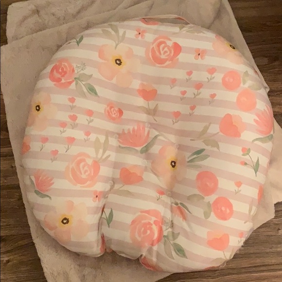 Big Blooms Boppy Newborn Lounger Blooms